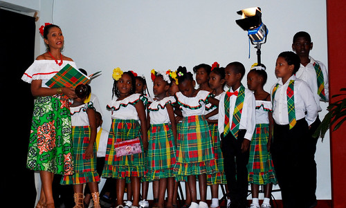 french-holiday-tradition-singing