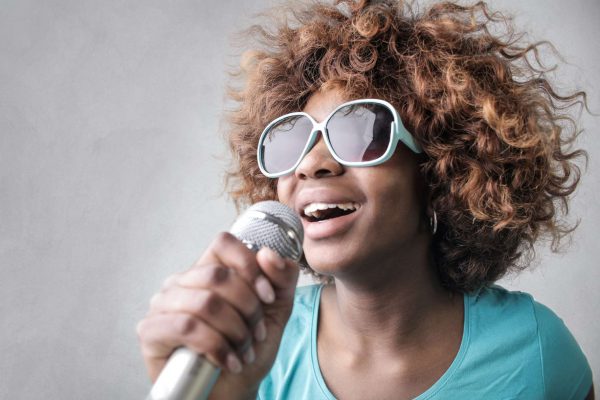 woman_singing_karaoke